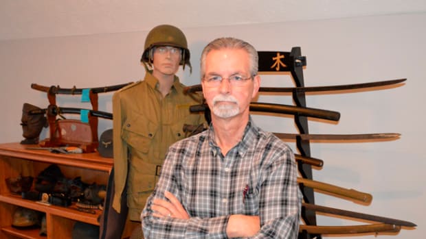 Ed Hicks has been a dedicated militaria collector specializing in Japanese Samurai swords, armor, and artwork as well as U.S. Airborne and U.S. Special Forces artifacts for more than 40 years. For the past 27 years, ye has been in business as a full-time military antiques dealer.
