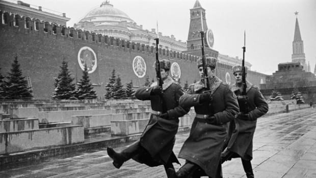  Soldiers of the Red Army parade on Moscow's Red Square. (Photo by John van Hasselt/Sygma via Getty Images)