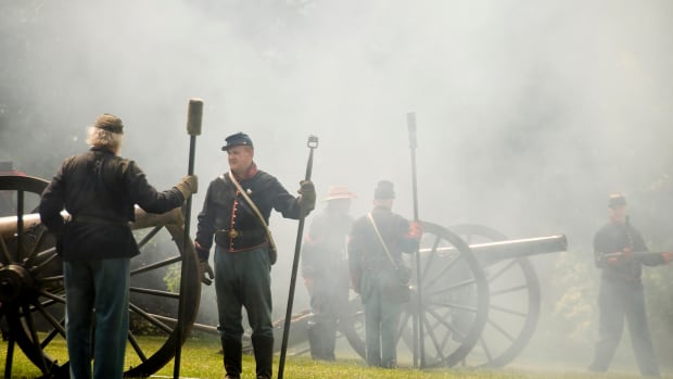 Civil_War_Era_artillery_demonstration,_Springfield_Armory,_Springfield,_Massachusetts