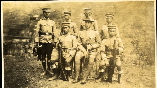 In 1906, Henry T. Allen, the Chief of the Philippine Constabulary, requested a rifle suitable for the short statue of his Constabulary troops. The first order was for 300 1899 Krag Carbines. These, along with about 4,600 more, were altered by shortening and refitting to accept bayonets.