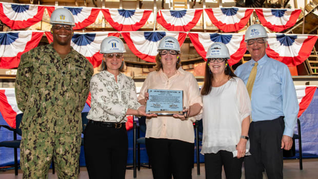 DDG-129_Keel-Laying_group-photo_LS_August-16-2022_4-scaled