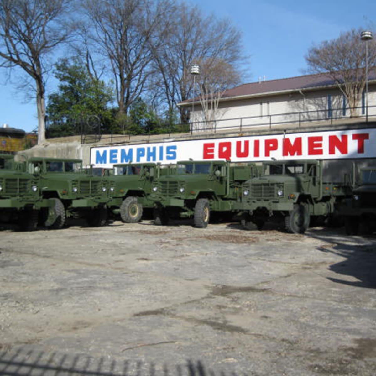 Who S Who In The Military Vehicle Hobby Memphis Equipment Company Military Trader Vehicles [ 1200 x 1200 Pixel ]