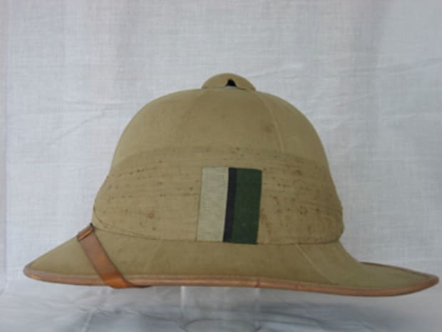 DaBro WWII Timpo 5 Tropenhelme Pith Helmets Mounties Guards Garde  Engländer