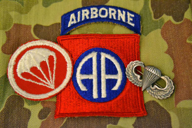 US ARMY 82nd AIRBORNE DIVISION NCBU crest DUI badge CB Clutchback P-24 