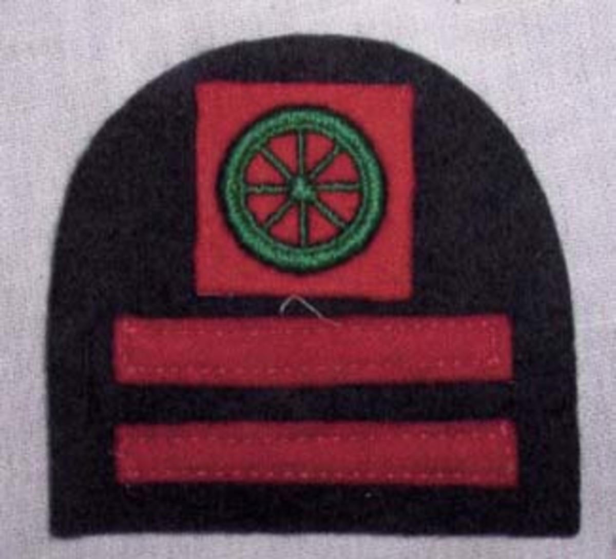 Specialty/Bars Patch (above) – Patch with skill logo above bar(s). Bars signify time in that skill; a standard enlistment was six months.