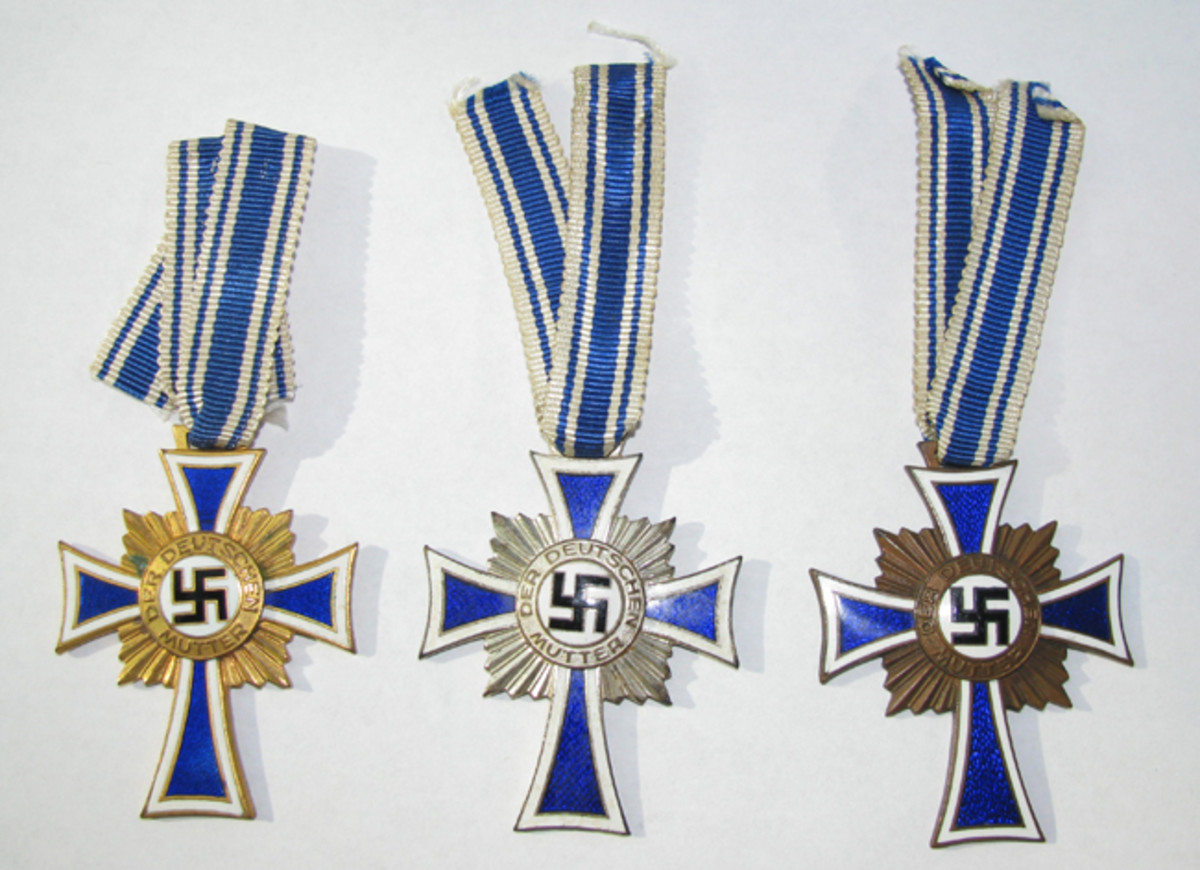 The three classes of Mothers Crosses were awarded in bronze, silver and gold.