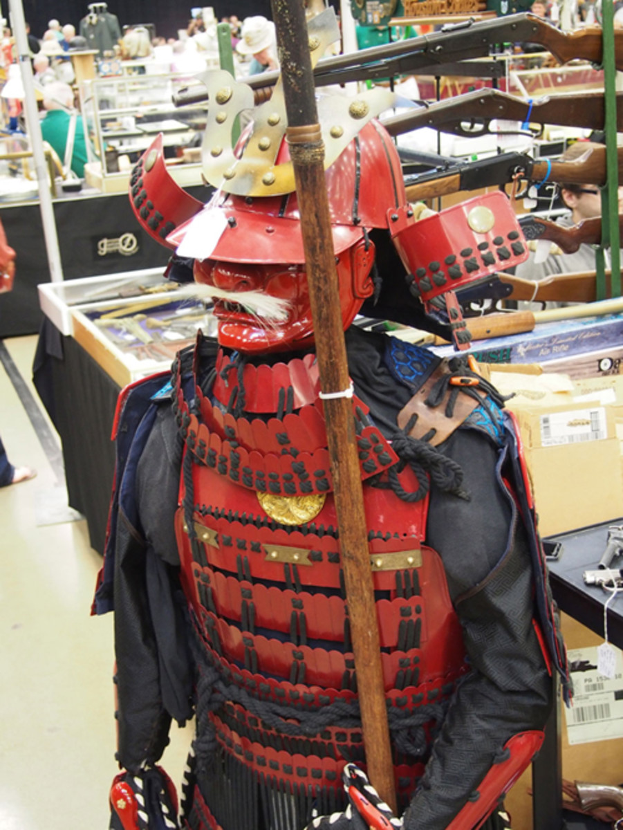  his replica suit of armor practically greeted attendees to the show – how can you not love the MAX?