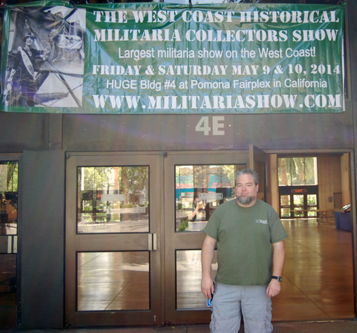 Bob Chatt of Vintage Productions and show organizer greets all to the West Coast Historical Militaria Collectors Show.