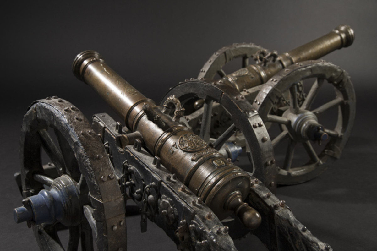  A pair of small German cannons from a noble family, dated 1707. SP: 18000 Euros