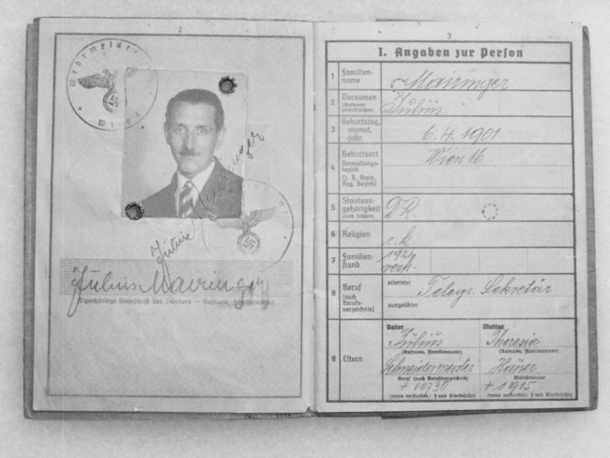  SS members were first issued a “Wehrpass,” then a “Soldbuch,” to preserve a record of their service. Mark Pulaski collection