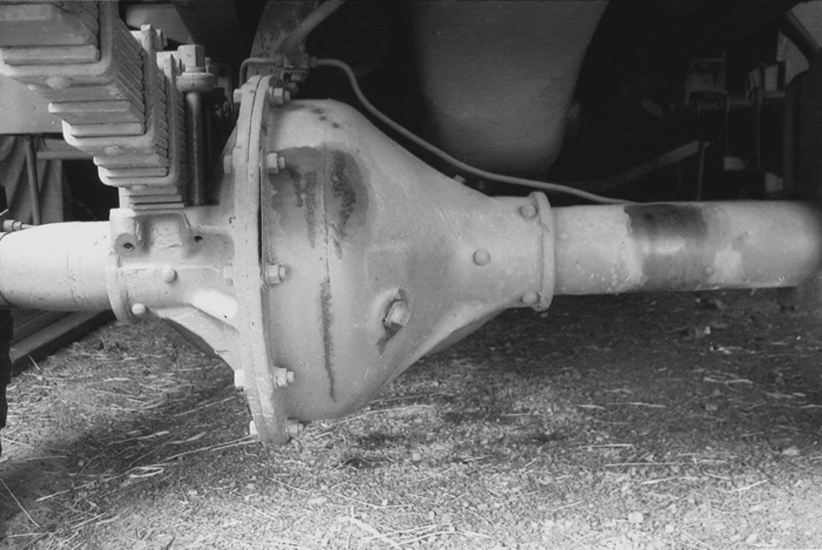 This is the famous Timken “Split” axle used on some GMC, all Studebaker and some other WWII 1-½-ton and larger trucks.
