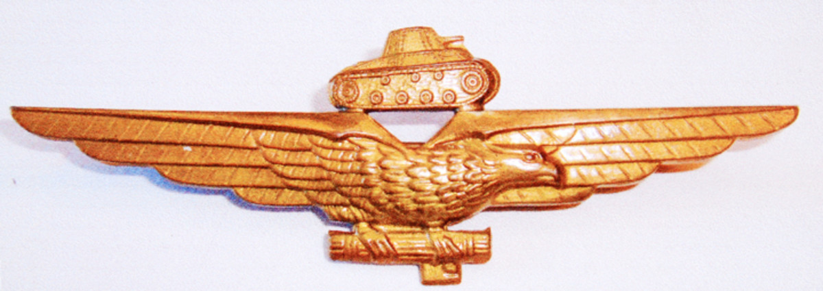 Tank driver badge, Fascist Era evidenced by the Fascist symbol in eagle’s talons.