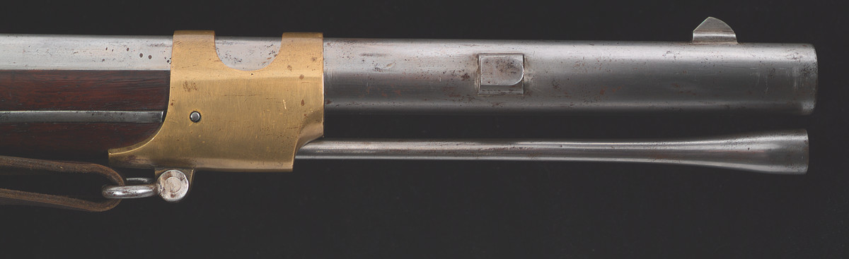 These rifles retained same guideless bayonet lug and front sight as prescribed for the fourth alteration.