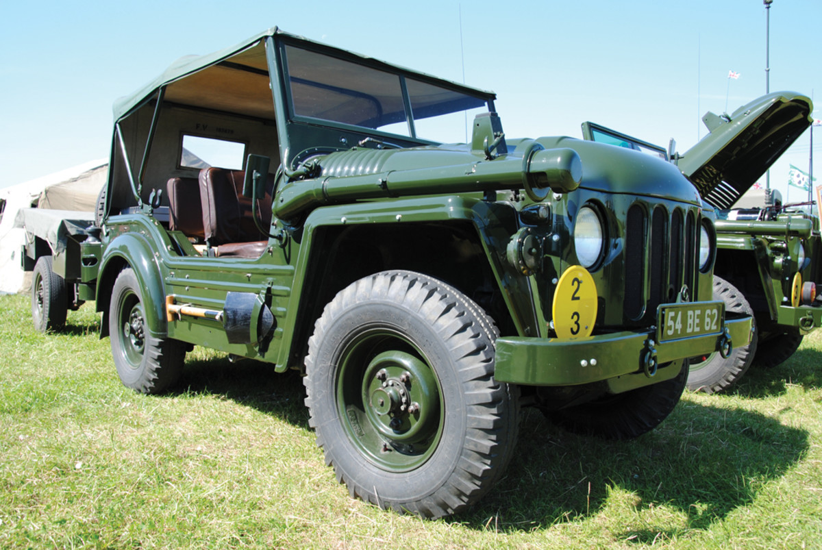 The Champ was fitted with a removable canvas roof and side panels. The long pipe-like device above the wheel arch is the snorkel for use during deep water wading.