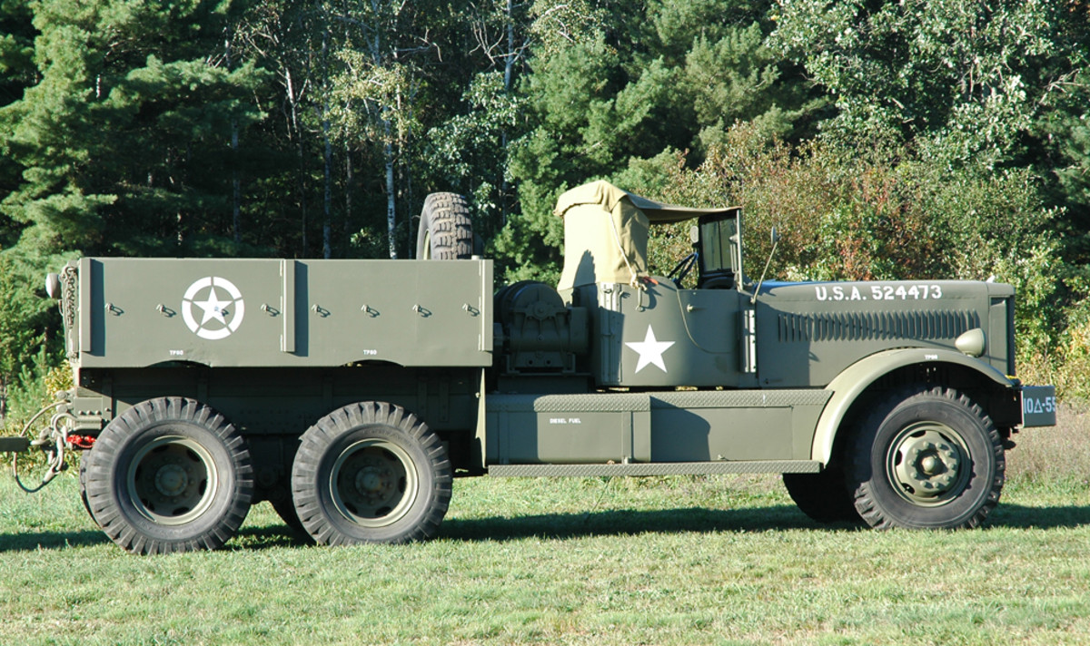 M20 4-ton Diamond T, side view.