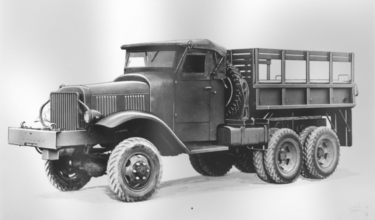 The prototype military 6x6 built by International Harvester bore little resemblance to the production vehicles which would follow. The prototype used what was apparently hand-crafted cab sheet metal, whereas the subsequent vehicles used an adaptation of International’s K-series civilian trucks.
