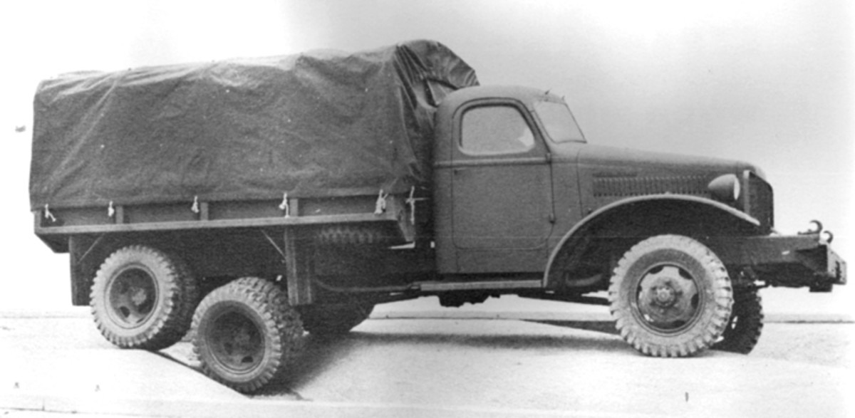 With the Army virtually monopolizing the production of GMC, Studebaker and Reo, the big corn binder soon came to the attention of the Navy Department. The flexibility of the Hendrickson suspension immediately caught the eye of the Marines.