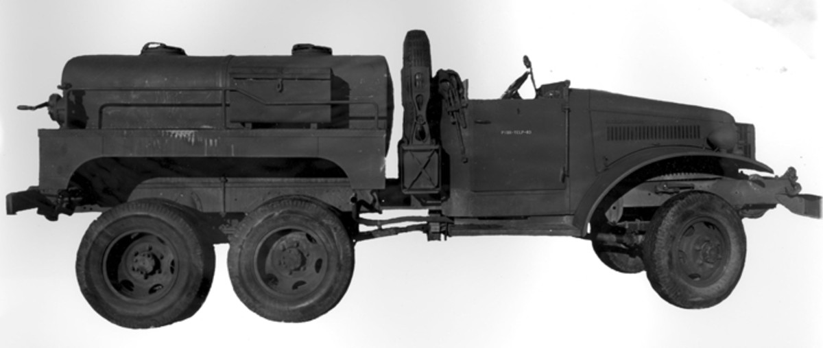 As the standard chassis for the Marine Corps, the International was adapted for many of the same roles for which the Army used the CCKW. Among these was a basis for a tanker truck.
