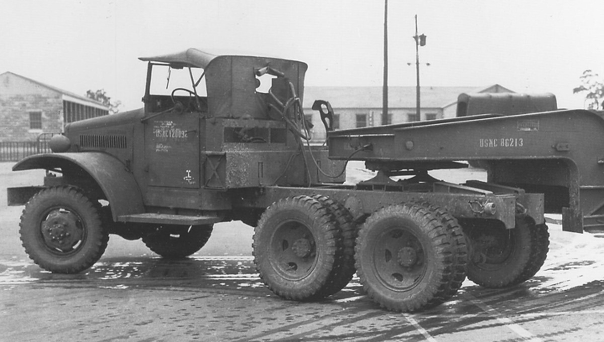 Tractor versions of the International, like all the IH short wheelbase trucks had their fuel tanks mounted transversely behind the cab.