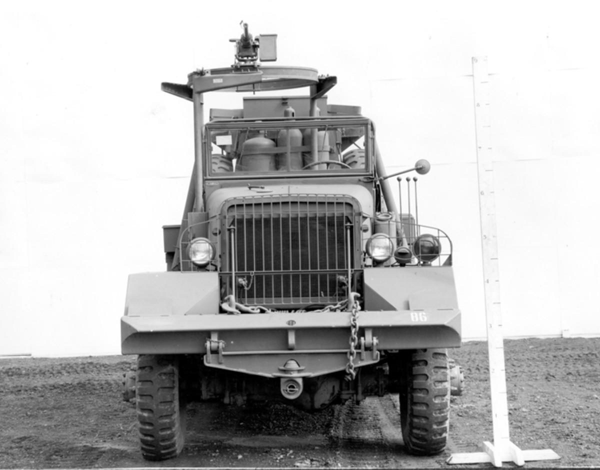 The Series Five trucks had a very business-like front end. A whiffle tree is affixed to the chisel-shaped front bumper, and the two spares, as well as the torch set are visible through the windshield. While this particular truck is equipped with a ring mount and .50 caliber machine gun, this was not always the case.
