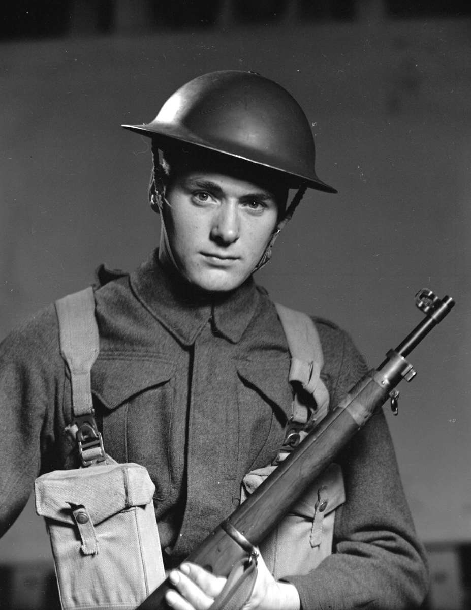 Canadian soldier wearing the MK II helmet.