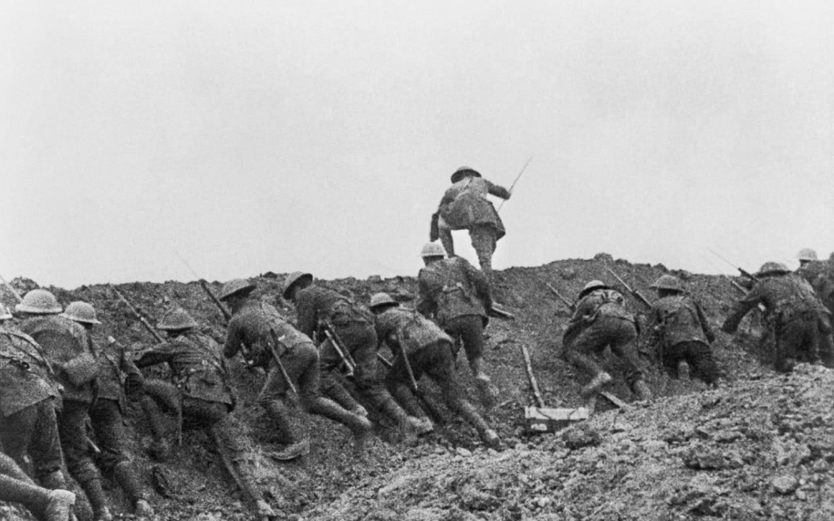British soldiers leaving a trench for an attack.