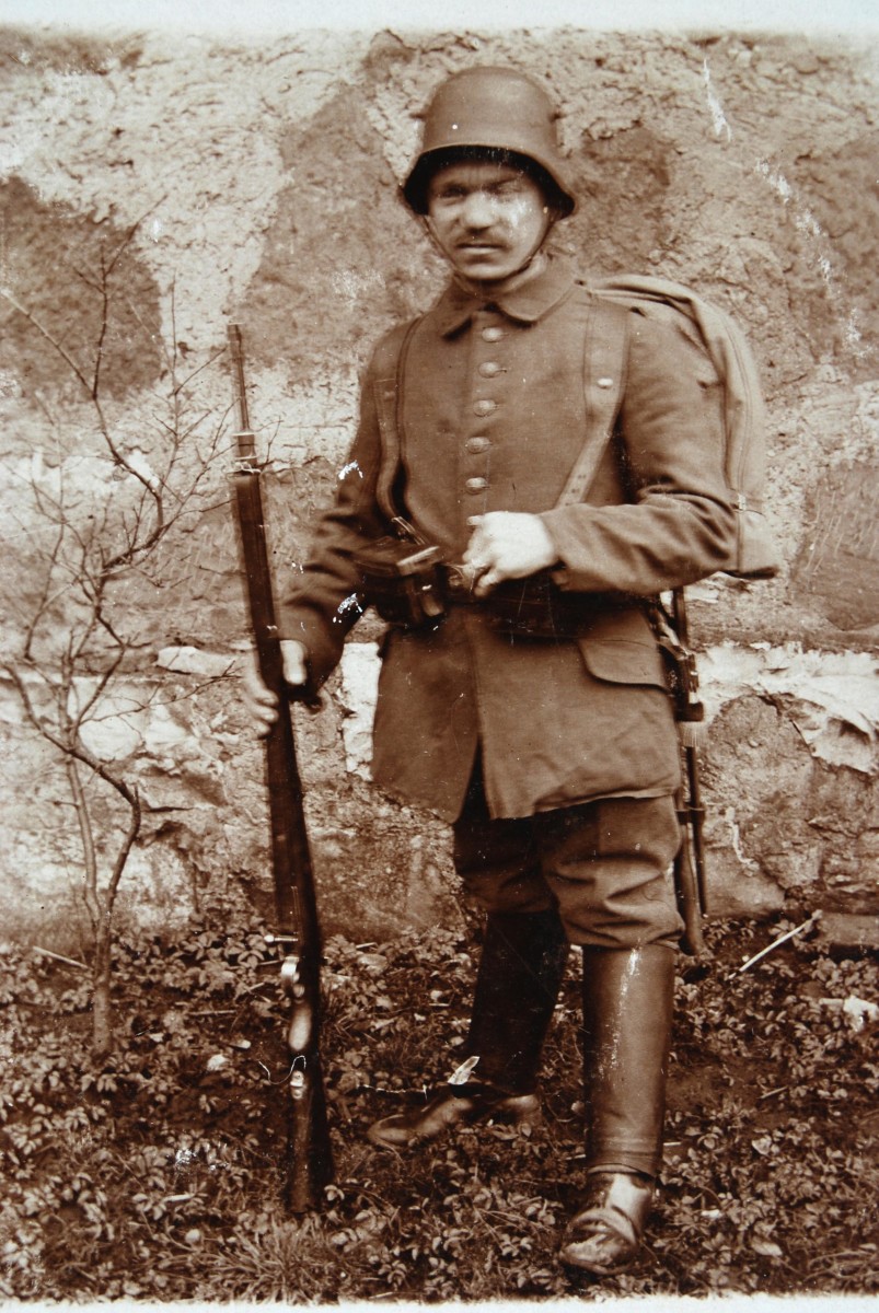 A "square head" or "Boche" was a German soldier.