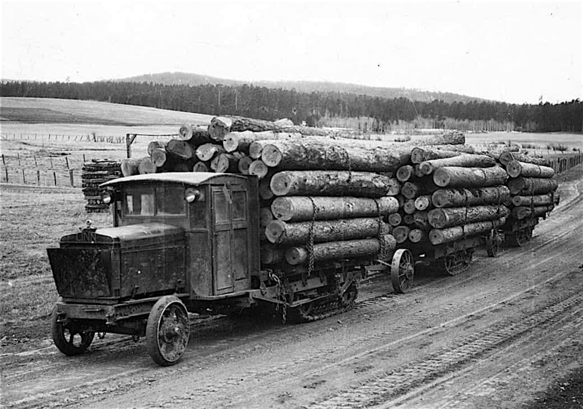 Like the Lombard Log Haulers, Linn half-track tractors were very powerful. Note the half-track trailers.