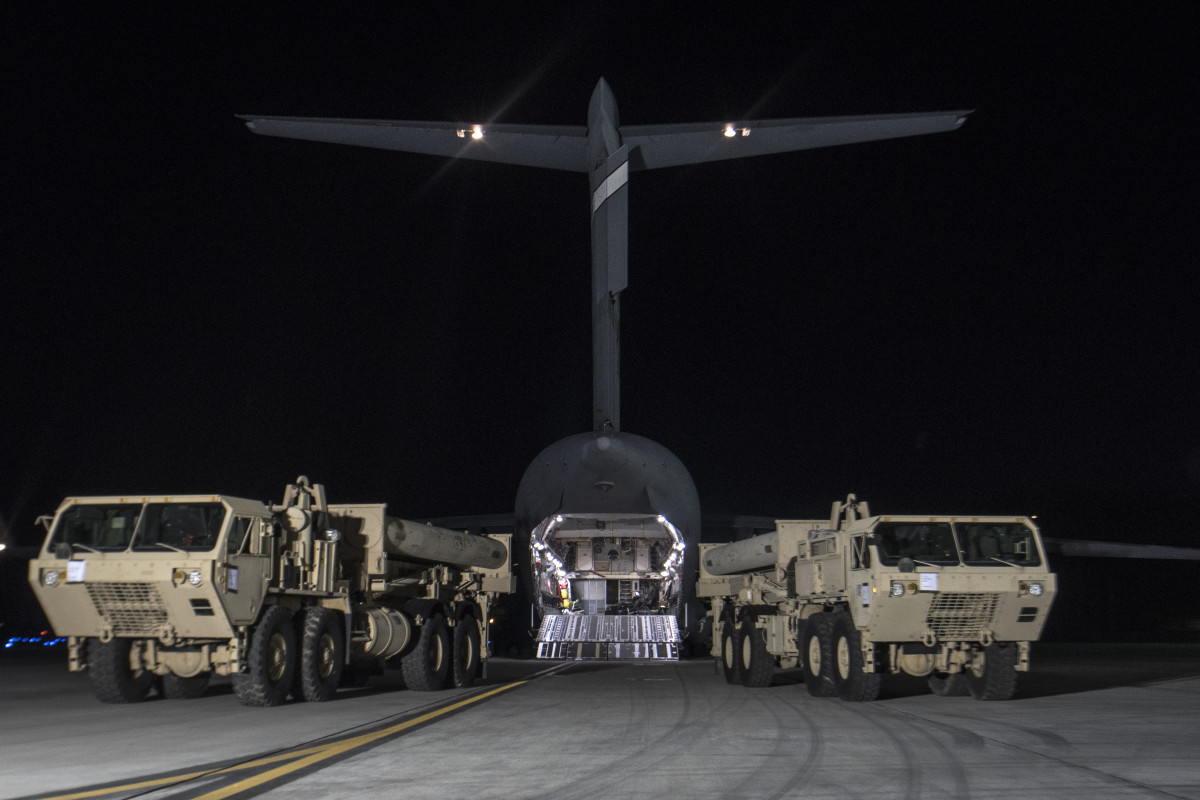 Two THAAD launchers shortly after being flown into Republic of Korea in March 2017. “The timely deployment of the THAAD system by U.S. Pacific Command and the Secretary of Defense gives my command great confidence in the support we will receive when we ask for reinforcemet or advanced capabilities,» said Gen. Vincent K. Brooks, U.S. Forces Korea commander.