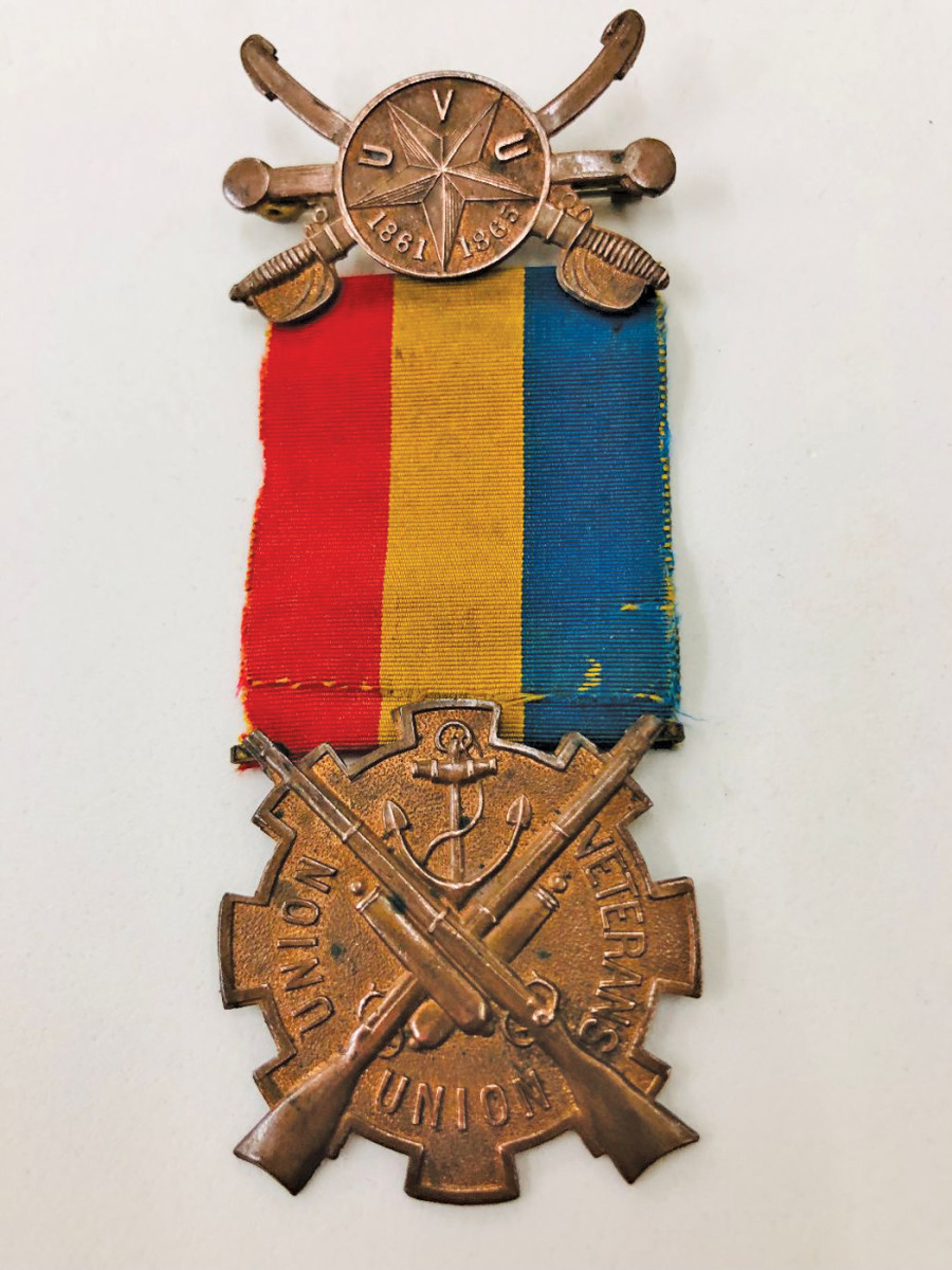 The Union Veterans Union membership unique design and ribbon colors make it easy for collectors to identify.