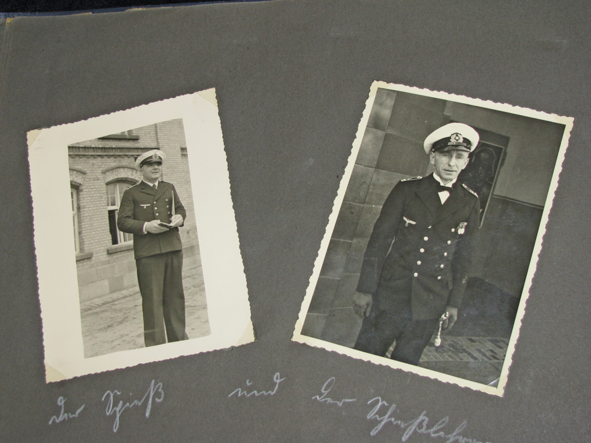 The inside pages feature two stern officers: one labeled “Der Spiess”, slang for the company Sgt major, while the older officer appears to be a carryover from the Imperial period with his formal standup collar.