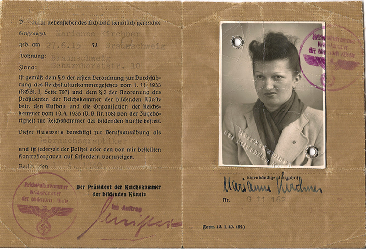 This oilcloth Ausweis shows that Marianne Kirchner lived in Braunschweig and was a member of the Reichskammer der Bildenden Künste (League for fine arts).