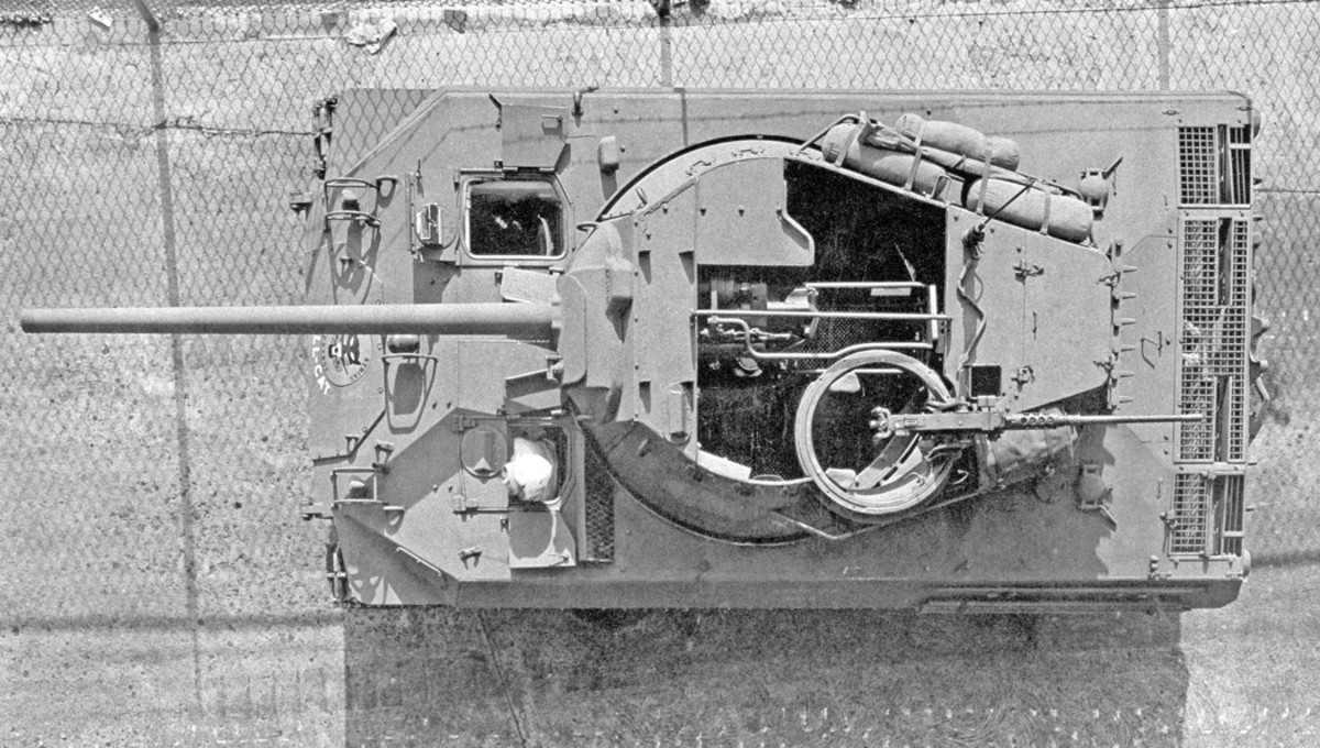 In addition to eliminating the need for the bulges in the turret sides, the new arrangement of the 76mm gun simplified production and provided better protection for the crew. However, the displacement of the gun from the centerline of the turret made manually traversing the turret more challenging.