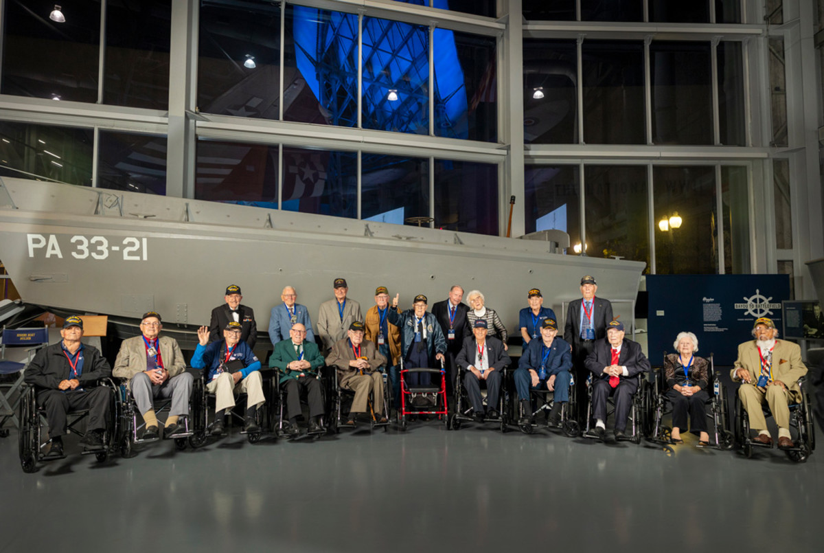 20 WWII veterans traveling with the Gary Sinise Foundation’s Soaring Valor program