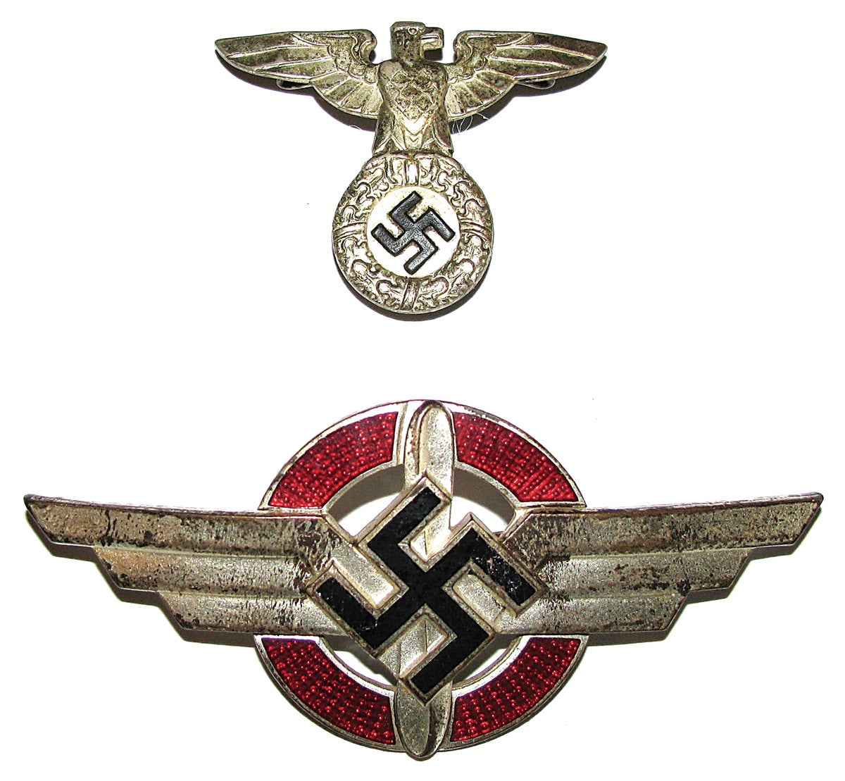 The attractive cap devices for DLV members who were not part of a flight crew.