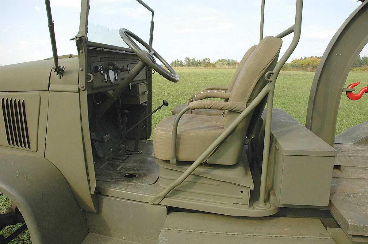 The short, 125-inch wheelbase (vs. 145 inches for most other G-506 trucks) aided in the maneuverability in the close airfield confines.