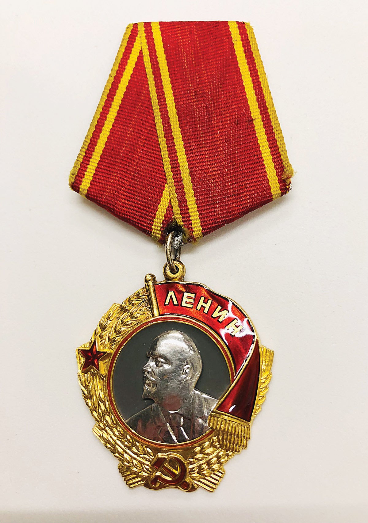 This Order of Lenin is considered a type 5, “Circular, five sided suspension”.