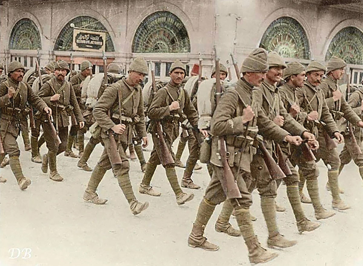 Ottoman soldiers in Palestine during the First World War wearing the traditional bashlyk. The profile of the soft hat is similar to the M18 steel helmet.