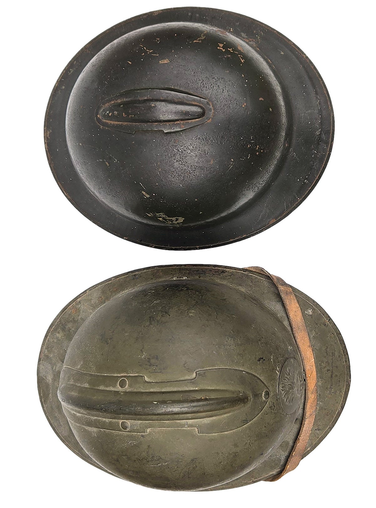 A top view of the Brazilian design (top) and the French Model 1926. The South American military likely opted for some elements from the British Mk I, which offered a bit more protection on the sides of the wearer than the French pattern.