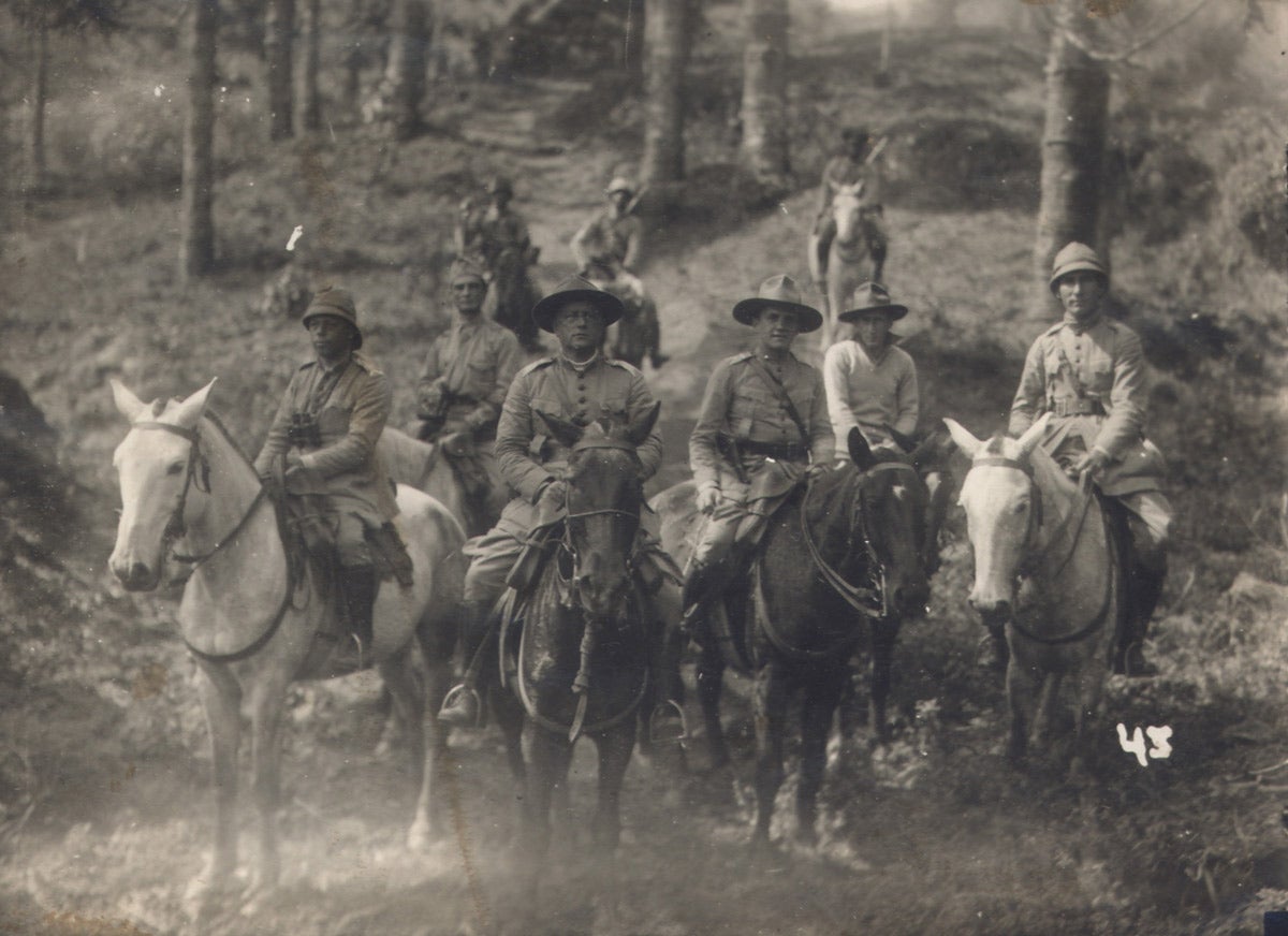 A group of Brazilian cavalry officers led by Colonel Lerí Santos (Center). Note the officer on the left of the photo is wearing a French pattern sun helmet, while the officer on the far right is wearing what appears to be a fiber helmet based on the French Model 1915 helmet.