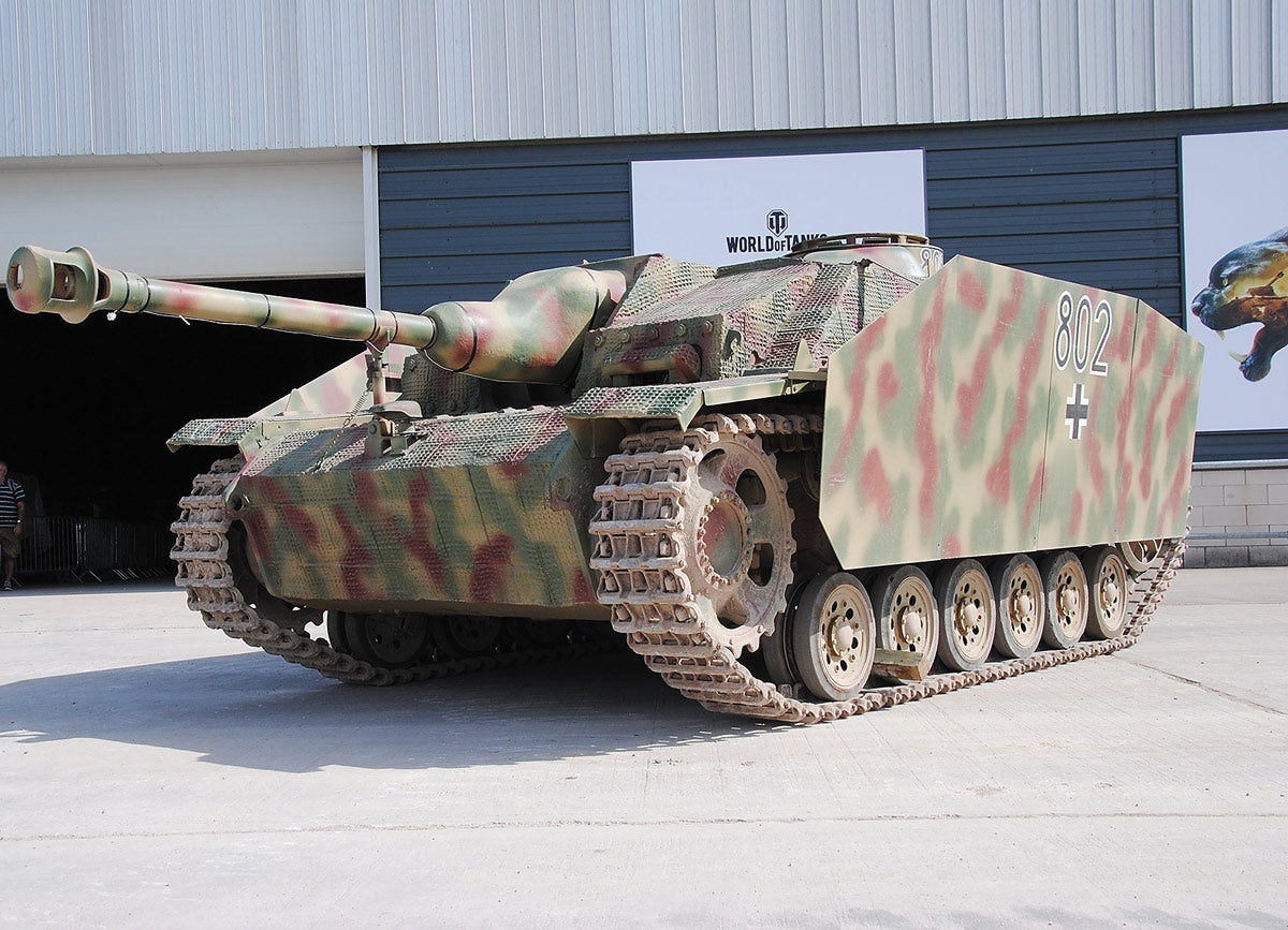 The vehicle’s ground clearance gave good cross-country capability and its low silhouette allowed it to be camouflaged when taking cover between buildings or under a tree canopy.