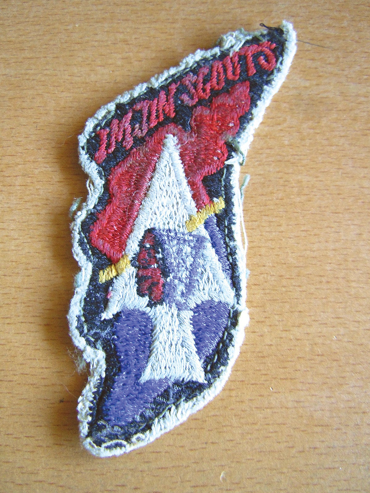 Left, the pocket patch of the Advanced Combat Training Academy (ACTA) or Imjin Scouts. This was the example worn by the Academy staff, while another example with DMZ in yellow at the bottom of the patch signified those who will actually serve along the DMZ.