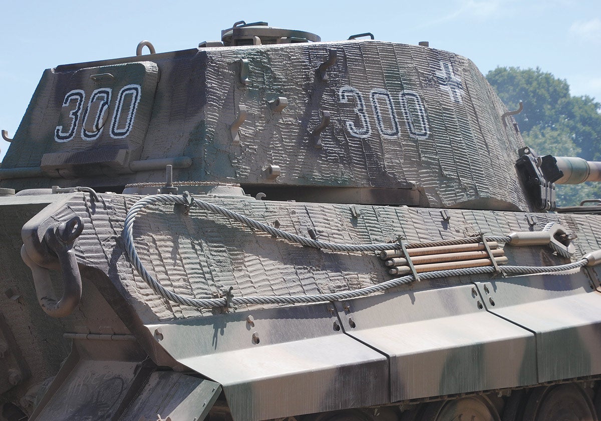 The Zimmerit paste anti-magnetic covering has been liberally applied. The hatch in the rear of the turret was to allow the expended cartridge cases to be expelled from the turret to prevent clutter and reduce toxic fumes after firing. The same hatch also allowed rearming to be completed easily.