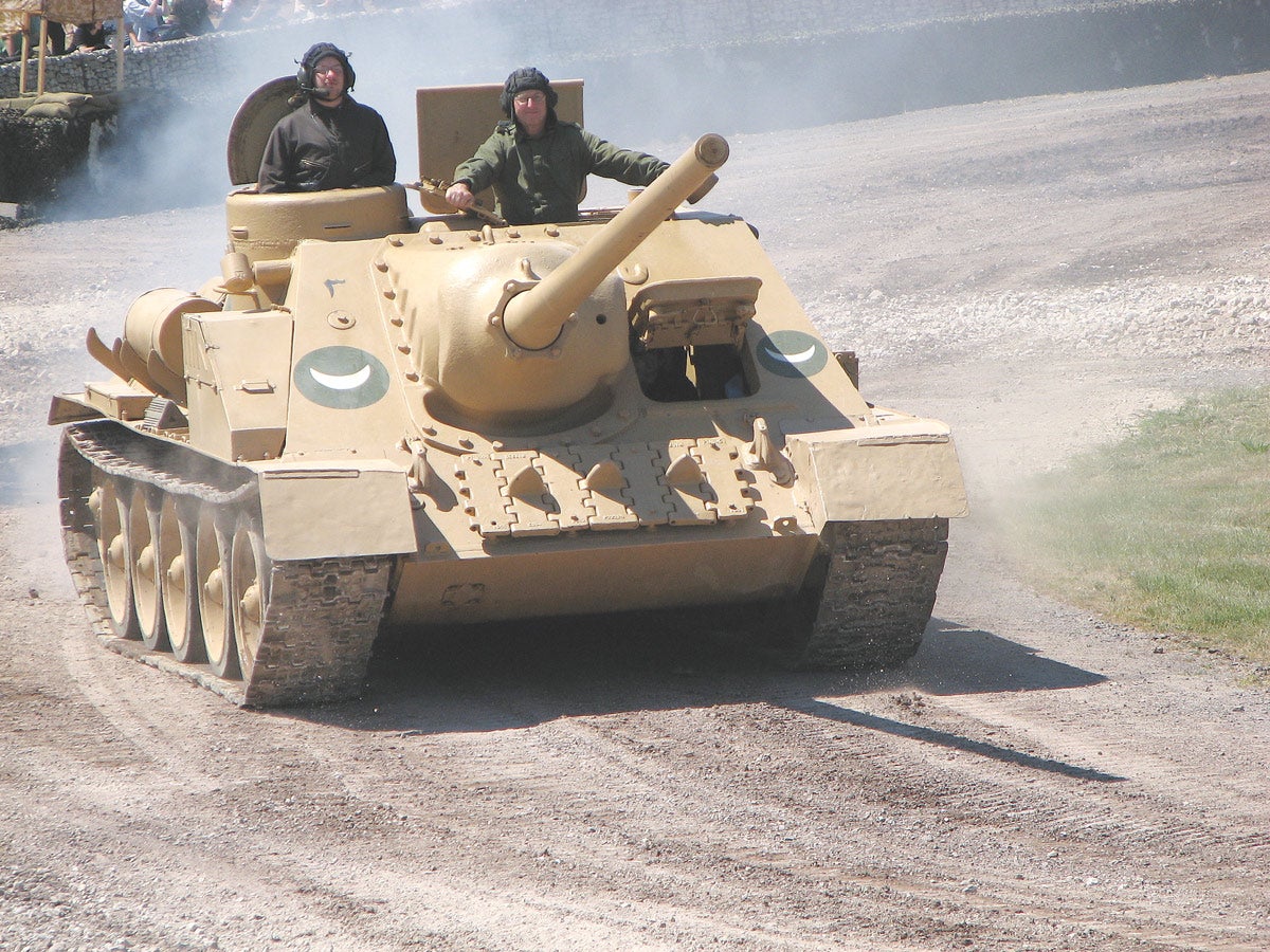 The rugged SD-100 version of the SU-100 was a solid vehicle serving in many armies and engaged in many combat roles.