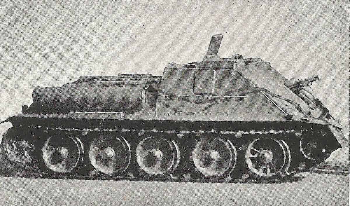 The recovery version of the SU-100 with gun position covered over and carrying heavy duty cables for recovery duties. Some had winches fitted and bulldozer blades fitted to the front.