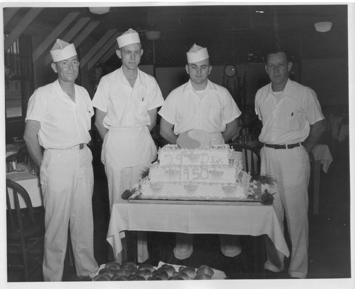 vang-1950-29th-division-cake.jpg
