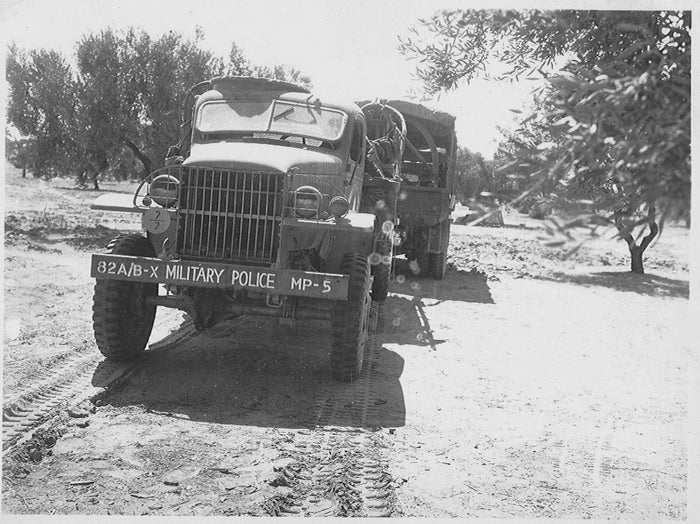 82nd-airborne-mp-5-truck.jpg