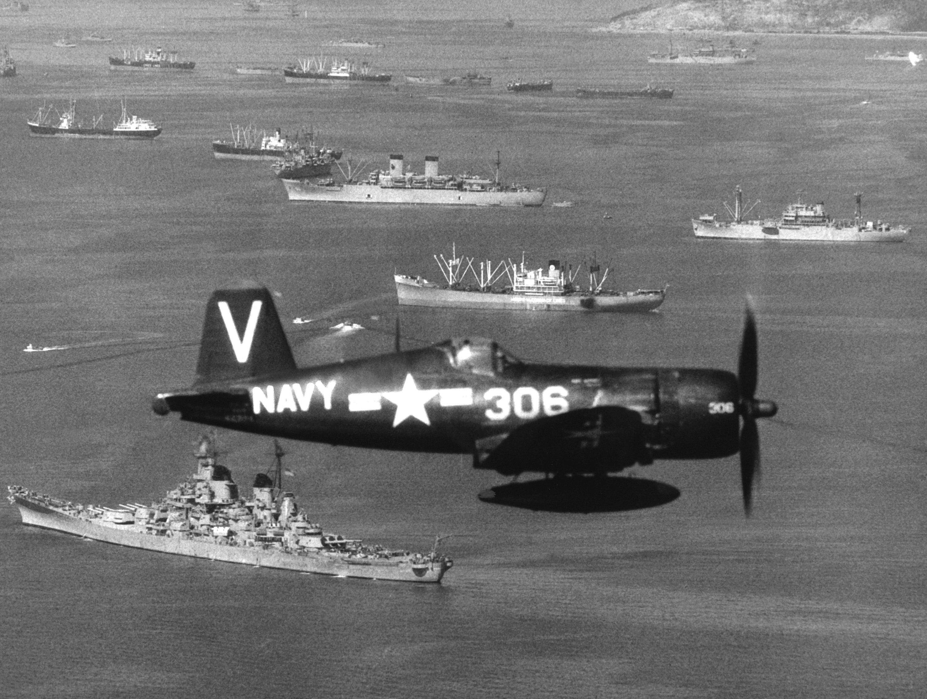 f4u-4b_vf-113_cv-47_1950.jpg