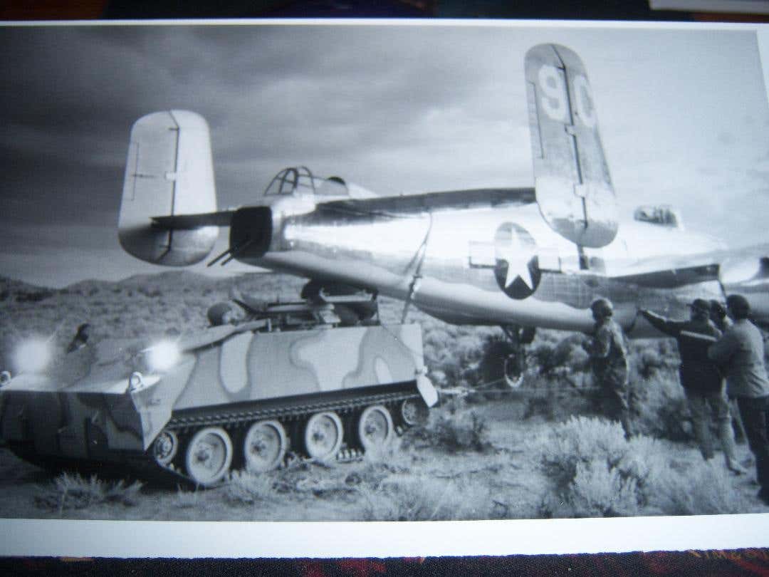 b25-2.jpg