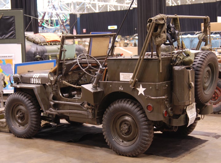 mb-mz2-1944-howard-coomer-red.jpg